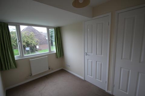 4 bedroom semi-detached house to rent, Leatherhead