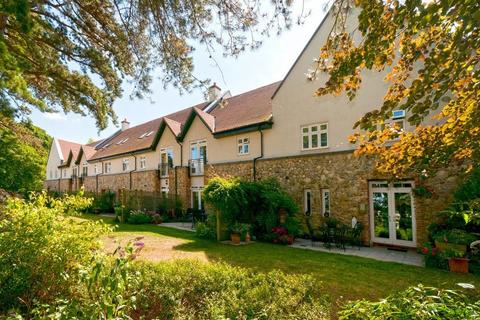 3 bedroom terraced house to rent, St. Leonards Street, West Malling, ME19