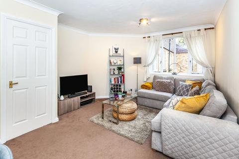 2 bedroom flat to rent, Byron Court, Windsor, SL4