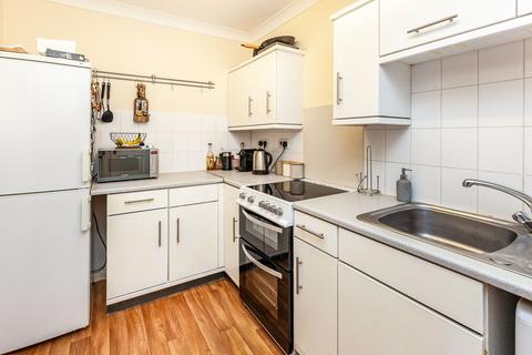 2 bedroom flat to rent, Byron Court, Windsor, SL4