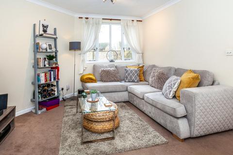 2 bedroom flat to rent, Byron Court, Windsor, SL4