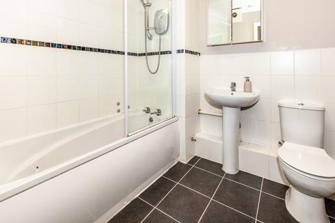 2 bedroom flat to rent, Byron Court, Windsor, SL4