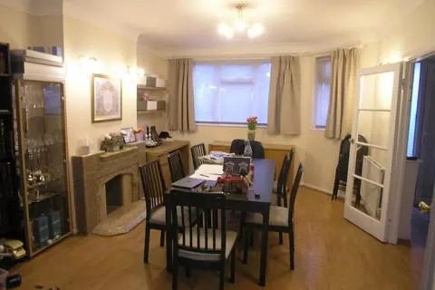 3 bedroom semi-detached house for sale - View 2