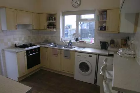 3 bedroom semi-detached house for sale - View 4