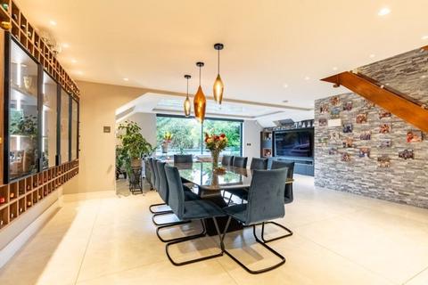 5 bedroom detached house for sale, Nimrod Close, St Albans
