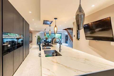 5 bedroom detached house for sale, Nimrod Close, St Albans