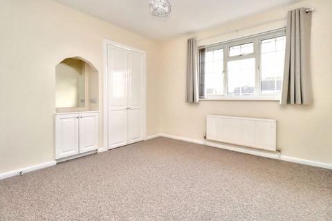 2 bedroom terraced house to rent, Cricklade Court, Nailsea