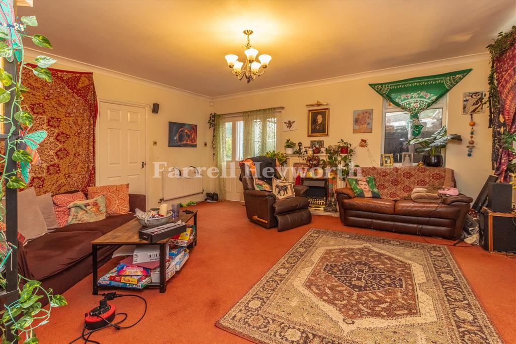 Lounge image 2