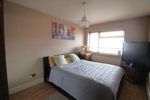 2 bedroom flat for sale, Harlington UB3