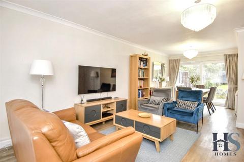 20 Caton Grove, Birmingham, B28 9EA