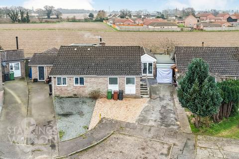 3 bedroom semi-detached bungalow for sale, Meadow Close, Norwich NR14