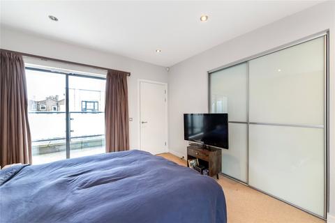21 Paddock Gardens, London, SE19 3SB