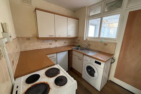 79 Norton Road, Northampton, NN2 7TL