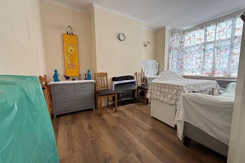 79 Norton Road, Northampton, NN2 7TL