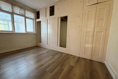 79 Norton Road, Northampton, NN2 7TL