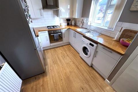 2 bedroom flat for sale, Wordsworth Avenue, Portsmouth PO6