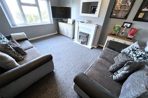 2 bedroom flat for sale, Wordsworth Avenue, Portsmouth PO6