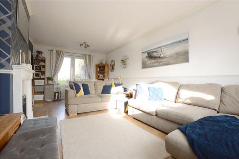 3 bedroom semi-detached house for sale, Cotswold Drive, Rothwell, Leeds