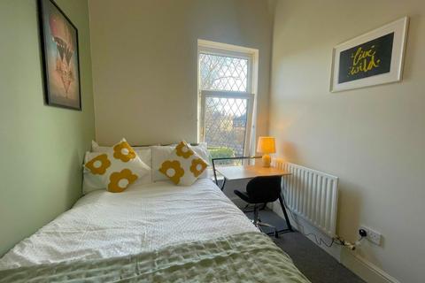 undefined, Room 6