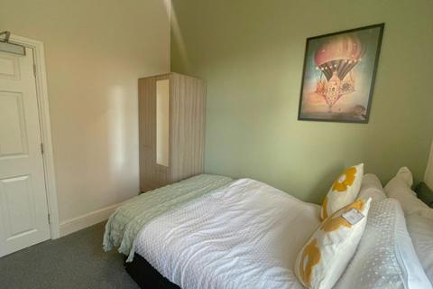 undefined, Room 6