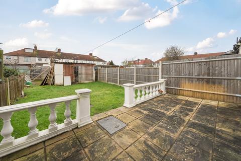 3 bedroom terraced house for sale, Brockenhurst Way, London SW16