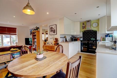 216 Bowerdean Road, High Wycombe, HP13 6XR
