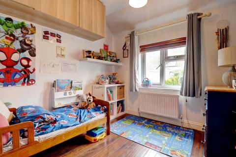 216 Bowerdean Road, High Wycombe, HP13 6XR
