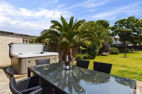 42 Botany Road, Kingsgate, Broadstairs, CT10 3SF