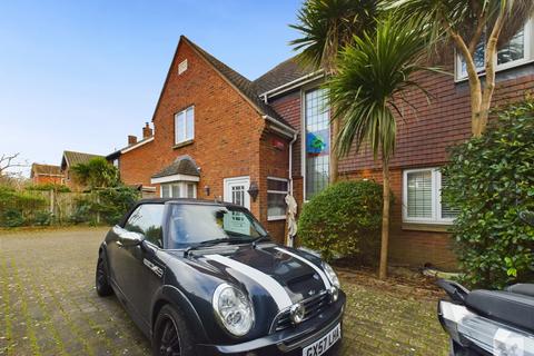 3 bedroom detached house for sale, Durlock Avenue, Kent CT11