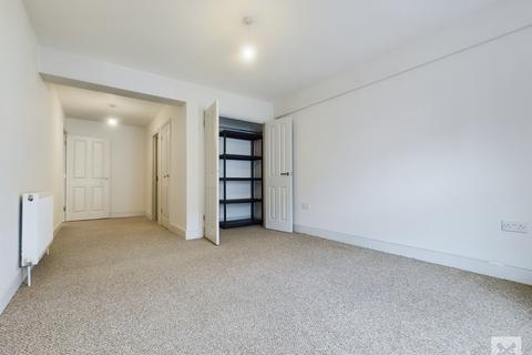 2 bedroom penthouse to rent, Queen Street, Kent CT11