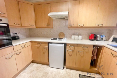 2 bedroom apartment for sale, Whitehall Road, Greater Manchester M33