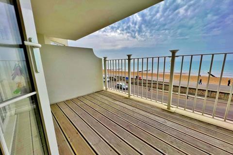 2 bedroom flat for sale, The Esplanade, West Sussex PO21