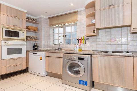 2 bedroom flat to rent, NW1