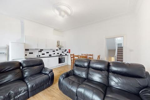 4 bedroom flat to rent, W6