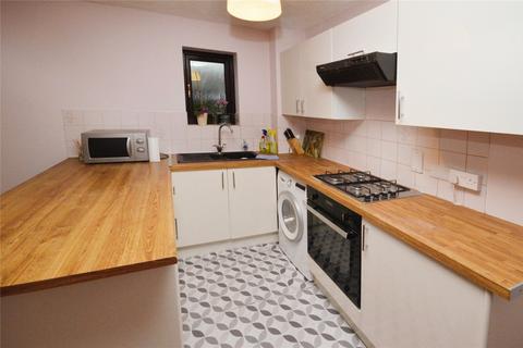 2 bedroom semi-detached house to rent, Barnes Avenue, Southall UB2