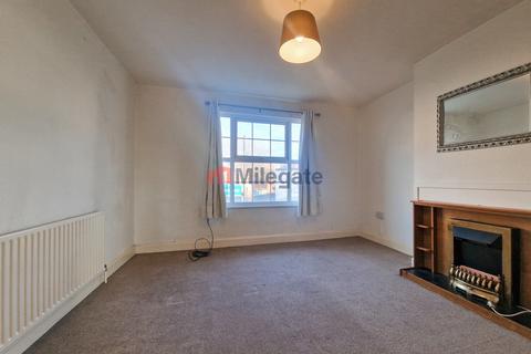 2 bedroom maisonette to rent, Church Road, Ashford TW15