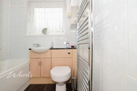 3 bedroom terraced house to rent, Woodbrook Road East Wickham SE2