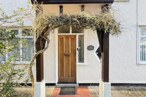 3 bedroom detached house for sale, Kingsway, Heswall, Wirral