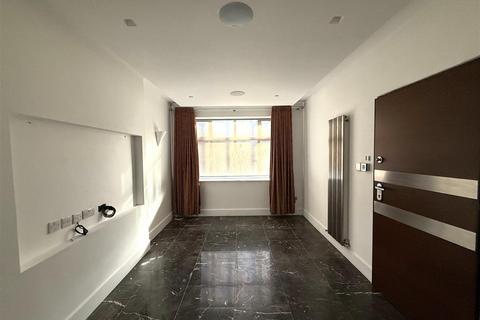 4 bedroom semi-detached house to rent, Hankins Lane, Mill Hill, NW7