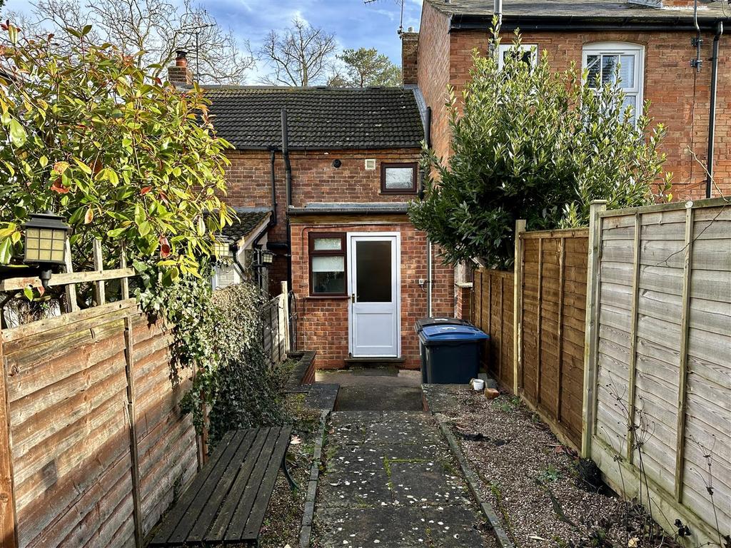 Garden to house