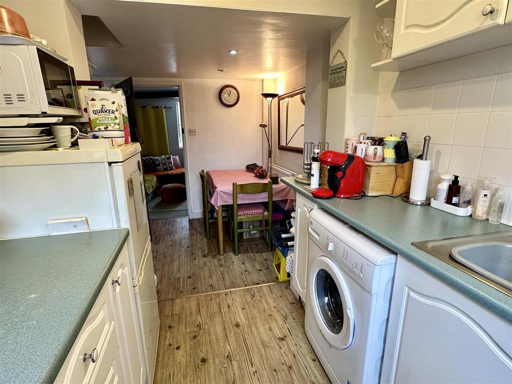 Dining kitchen