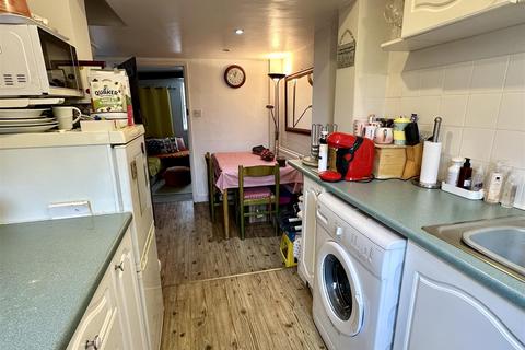 18 Birmingham Road, Alcester, B49 5ES