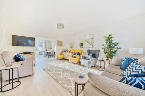 242 Ashburnham Road, Richmond, TW10 7SA