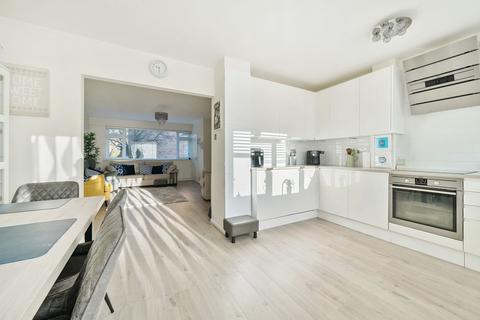242 Ashburnham Road, Richmond, TW10 7SA
