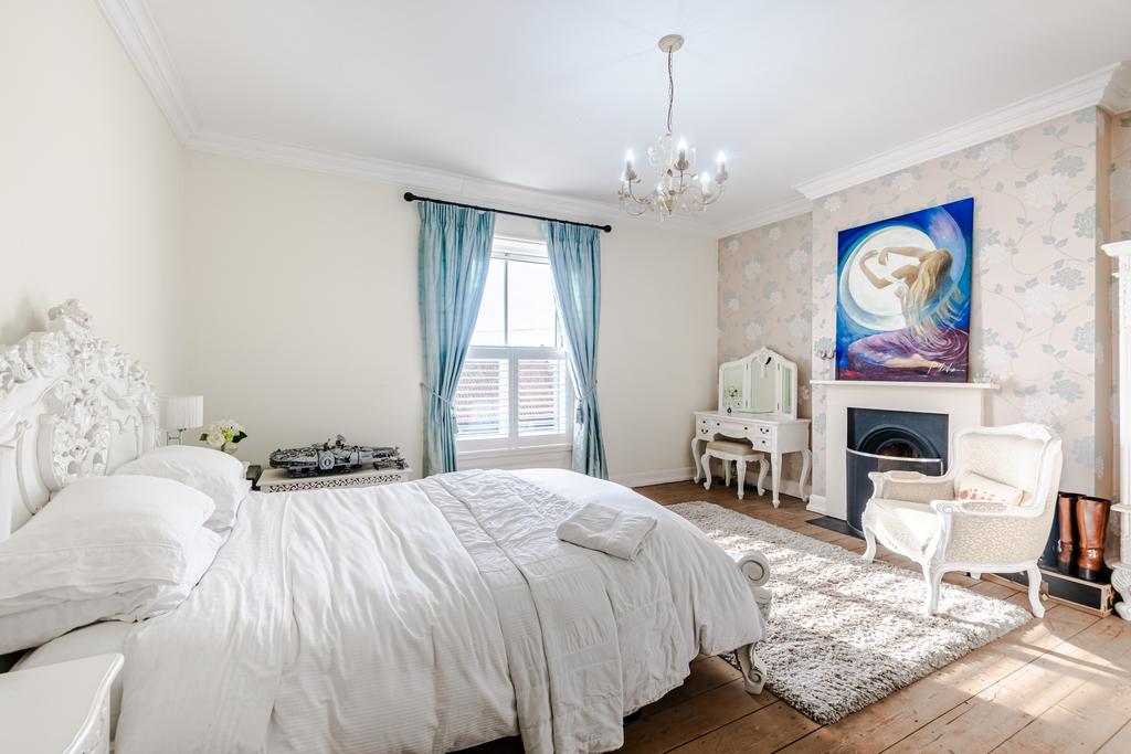 Bedroom2