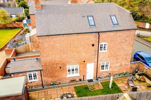 3 bedroom end of terrace house for sale, Main Street, Alrewas, Burton-on-Trent, DE13