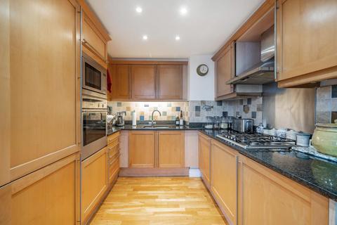 2 bedroom flat for sale, Town Meadow, Brentford