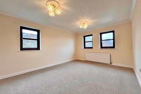 2 bedroom flat for sale, Fishers Opening, Great Yarmouth