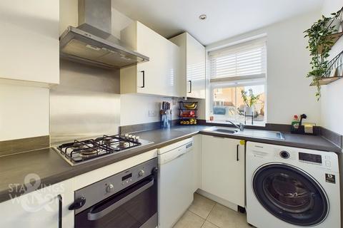 2 bedroom terraced house for sale, Neale Avenue, Poringland, Norwich