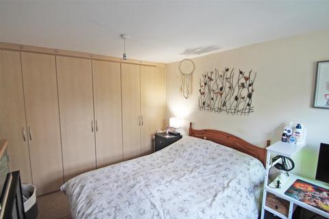 2 bedroom flat for sale, Abrahams Close, Bedford